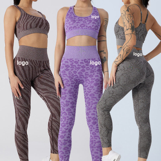 Hot Sale Fashionable Women Sports Gym Fitness Stripe Quick Dry Seamless Activewear High Waist 2 Piece Plus Size Yoga Sets